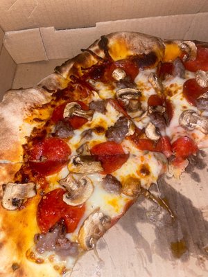 Hugo's Pizza by null
