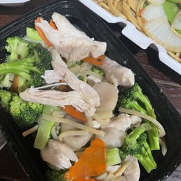 chicken, broccoli, carrots, and noodles chicken, broccoli, carrots, and noodles
