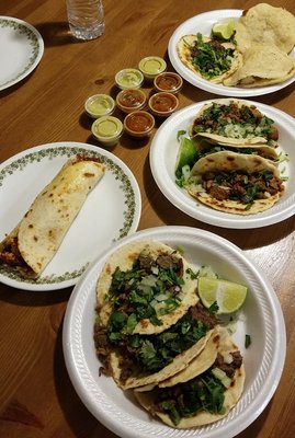 La Estrella Mini Market by null