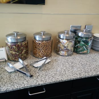 The Club - Snacks: trail mix/pretzels/crackers/hummus in a tube - Airport Lounges Near Me - Las Vegas, Nevada