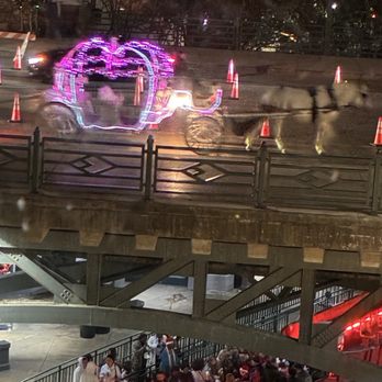 Yard House - New American Near Me - San Antonio, Texas