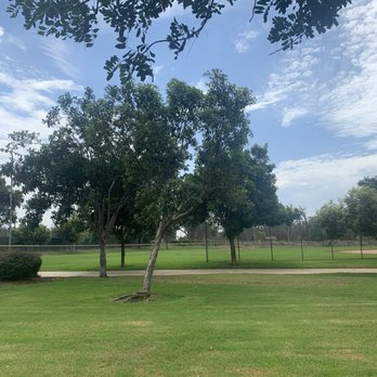 Holly Park - Parks Near Me - Hawthorne, California