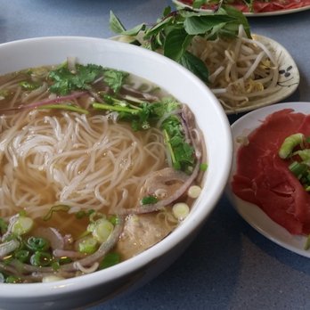 Pho Hong - Pho (Rare Beef, Cooked Beef, Tendons, Tripe, Beefballs) - Vietnamese Near Me - Burlington, Vermont Pho Hong - Pho (Rare Beef, Cooked Beef, Tendons, Tripe, Beefballs) - Vietnamese Near Me - Burlington, Vermont