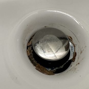 Olympus Emerald Coast - Broken sink - Apartments Near Me - Destin, Florida