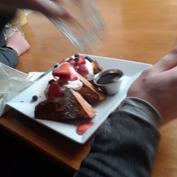 Oriole 9 - French Toast with fresh berries and whipped cream. - Breakfast & Brunch Near Me - Woodstock, New York Oriole 9 - French Toast with fresh berries and whipped cream. - Breakfast & Brunch Near Me - Woodstock, New York