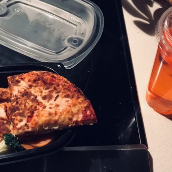 Yard House - Reheated, burnt, old, tough pizza. Strawberry lemonade they serve as water with food coloring and absolutely no flavor. - New American Near Me - Mclean, Virginia