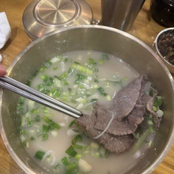 Gom Tang E - Sliced beef bone soup (seol leong tang) - Korean Near Me - Centreville, Virginia