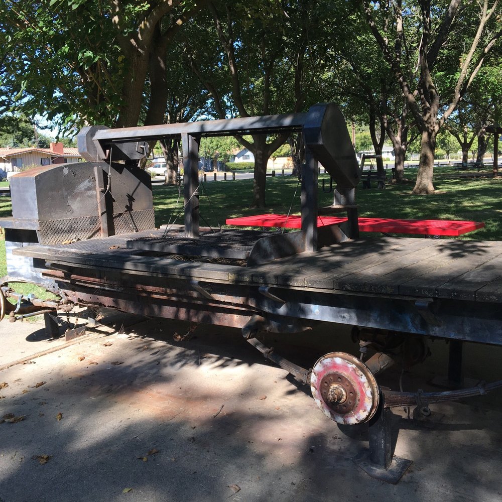 Jensen Park - Large BBQ grill - Parks Near Me - Willows, California
