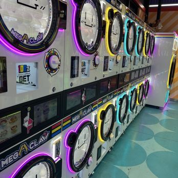 Mega Claw - They got these joints. - Arcades Near Me - Las Vegas, Nevada