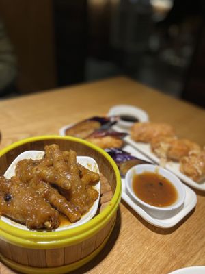 Hong Kong Bistro by null