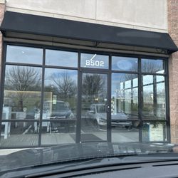 eyeSmith Sport & Fashion Optical - The front entrance from my car....