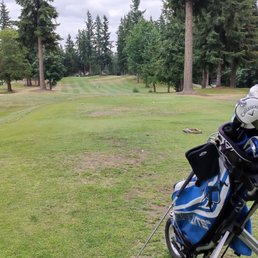 Tee boxes all chewed up, over-watered soggy mess! Tee boxes all chewed up, over-watered soggy mess!
