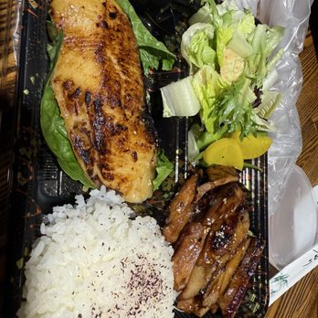 Bento & Curry - Miso butterfish with teriyaki chicken - Japanese Curry Near Me - Pearl City, Hawaii