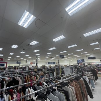 Marshalls - Department Stores Near Me - Pasadena, California