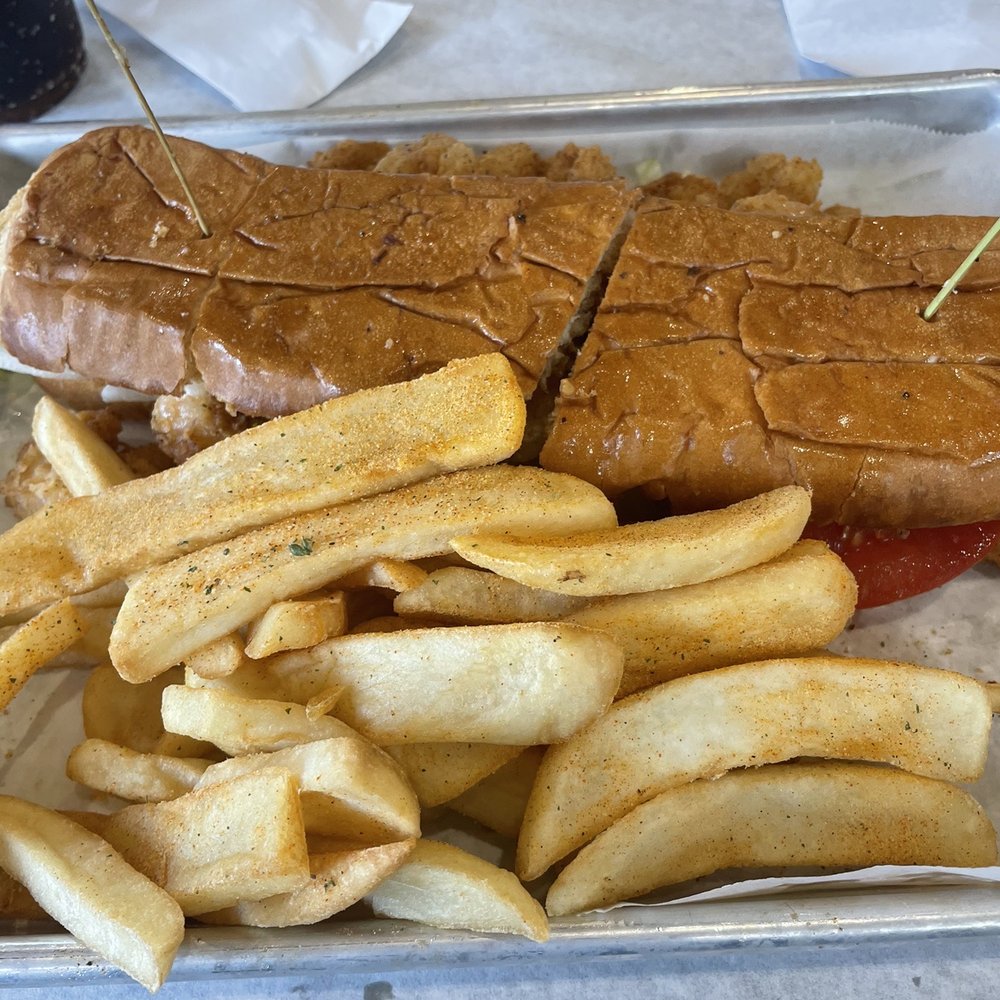 Bozos Too - Shrimp poboy - Seafood Near Me - Pascagoula, Mississippi