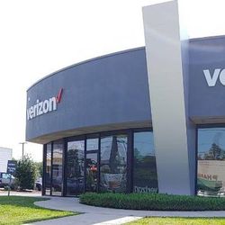 Verizon - Exterior