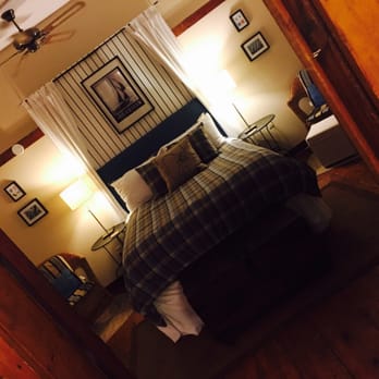 Abbey's Lantern Hill Inn - The Cottage - Bed & Breakfast Near Me - Ledyard, Connecticut