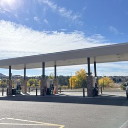 7-Eleven - Gas pumps