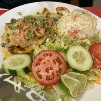 Rosita's Restaurant - Pechuga de pollo con crema - Salvadoran Near Me - Alexandria, Virginia Rosita's Restaurant - Pechuga de pollo con crema - Salvadoran Near Me - Alexandria, Virginia