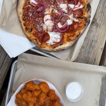 Pryes Brewing - pepperoni and burrata pizza and buffalo cauliflower with ranch - Breweries Near Me - Minneapolis, Minnesota Pryes Brewing - pepperoni and burrata pizza and buffalo cauliflower with ranch - Breweries Near Me - Minneapolis, Minnesota