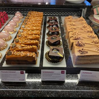 Café Central - Endless assortment of scrumptious desserts! - Cafes Near Me - Vienna, 9 Café Central - Endless assortment of scrumptious desserts! - Cafes Near Me - Vienna, 9