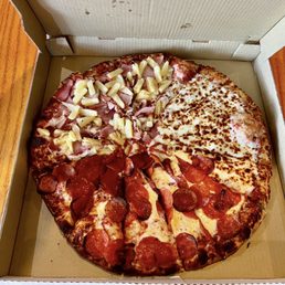 Cheese, Hawaiian, and Pepperoni large pizza sampler Cheese, Hawaiian, and Pepperoni large pizza sampler