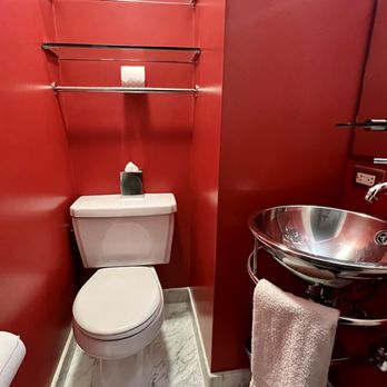 Hotel Max - Bathroom - Hotels Near Me - Seattle, Washington Hotel Max - Bathroom - Hotels Near Me - Seattle, Washington