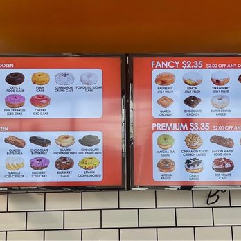 Randy's Donuts - Selection! - Donuts Near Me - Santa Monica, California Randy's Donuts - Selection! - Donuts Near Me - Santa Monica, California