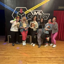 80's girly escape room "The Dollhouse"