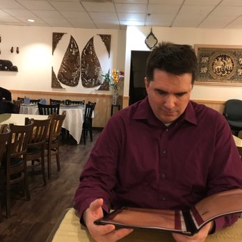 Siam Splendour - Nice dining room, open til 9:30pm! - Thai Near Me - Evanston, Illinois