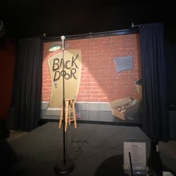 Backdoor Comedy Club - The set up, front row seats