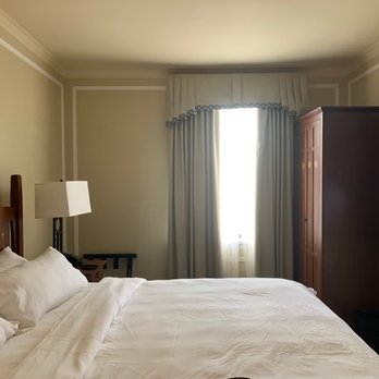 Marriott Syracuse Downtown - Bedroom - Hotels Near Me - Syracuse, New York