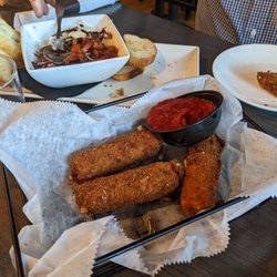Fratelli's Pizza - Mozzarella sticks