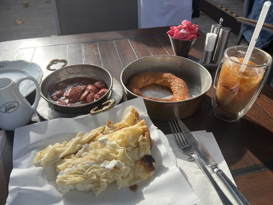 Emirgan Sütiş by null