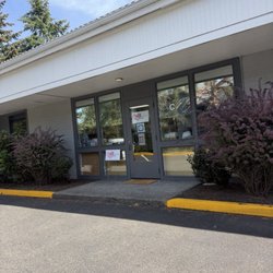 Keepsake Cottage Fabrics - Cute shop, hard to find. Behind the main store fronts.