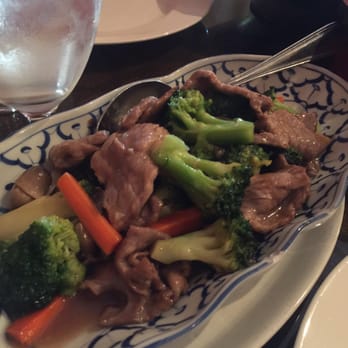 The Basil Restaurant - Beef with broccoli and oyster sauce. Yummy and mildly seasoned. - Thai Near Me - Carson City, Nevada