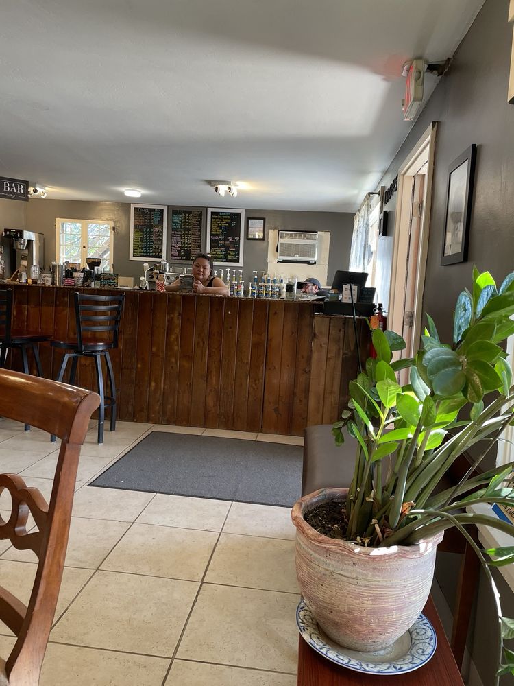 Loop’s Coffee House & Bistro Logo