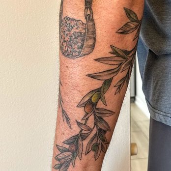 Atmosphere Tattoo - Piercing Near Me - Schaumburg, Illinois