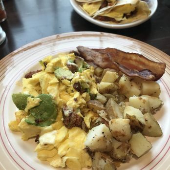 Breakfast at Angelo’s - Cafes Near Me - Newington, Connecticut