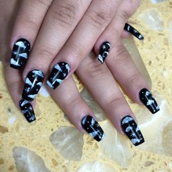 Mia Nails