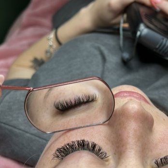 Lash World Studio - Volume Eyelash Extensions - Eyelash Service Near Me