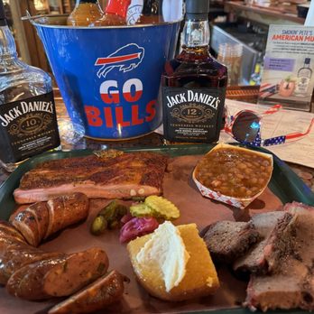 Smokin Petes - Pete' trio platter with smoked baked beans and corn bread - Barbeque Near Me - Geneva, New York