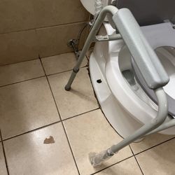 Highfield Gardens Care Center - Floor not really clean