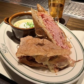 Gus' Sip & Dip - Croque Madame - Pubs Near Me - Chicago, Illinois Gus' Sip & Dip - Croque Madame - Pubs Near Me - Chicago, Illinois