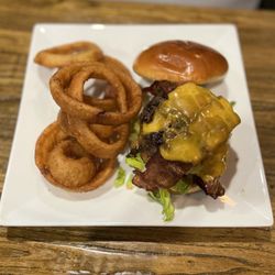 Craft 60 Taphouse & Grill - Bacon Mushroom Swiss burger