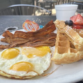 Mama's Egg House - Waffle, eggs, and crispy bacons - Breakfast & Brunch Near Me - Idyllwild, California