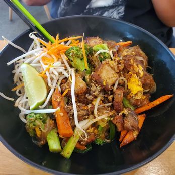Zabpinto Thai Kitchen - Pad See Ew - Thai Near Me - Portland, Oregon
