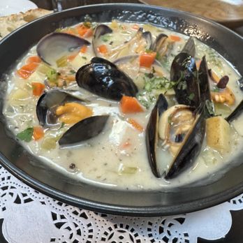 Kw Saltwater Grill - Seafood chowder - Seafood Near Me - Fort Bragg, California