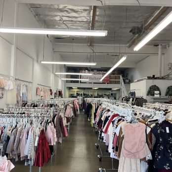 Red Balloon - Women's Clothing Near Me - Costa Mesa, California