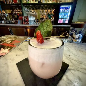 Viva La Mamma - Cloud N5 cocktail - Bars Near Me - Los Angeles, California Viva La Mamma - Cloud N5 cocktail - Bars Near Me - Los Angeles, California